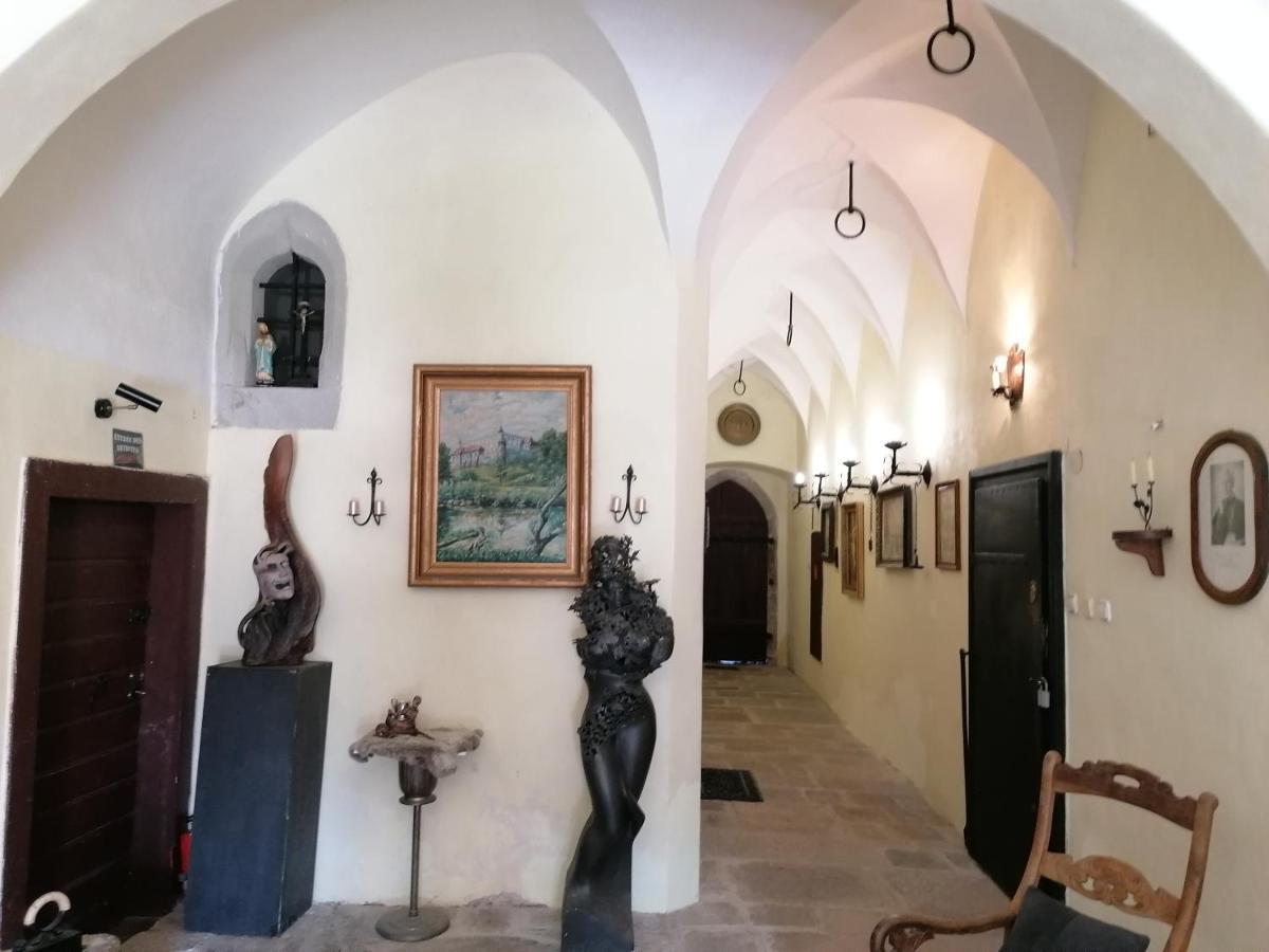 Gothic House Apartments Кремниця Екстер'єр фото