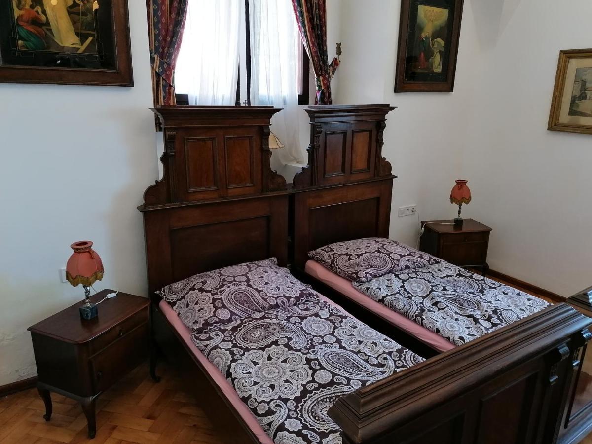 Gothic House Apartments Кремниця Екстер'єр фото