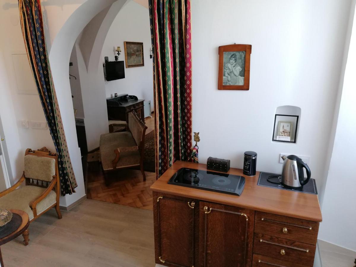 Gothic House Apartments Кремниця Екстер'єр фото