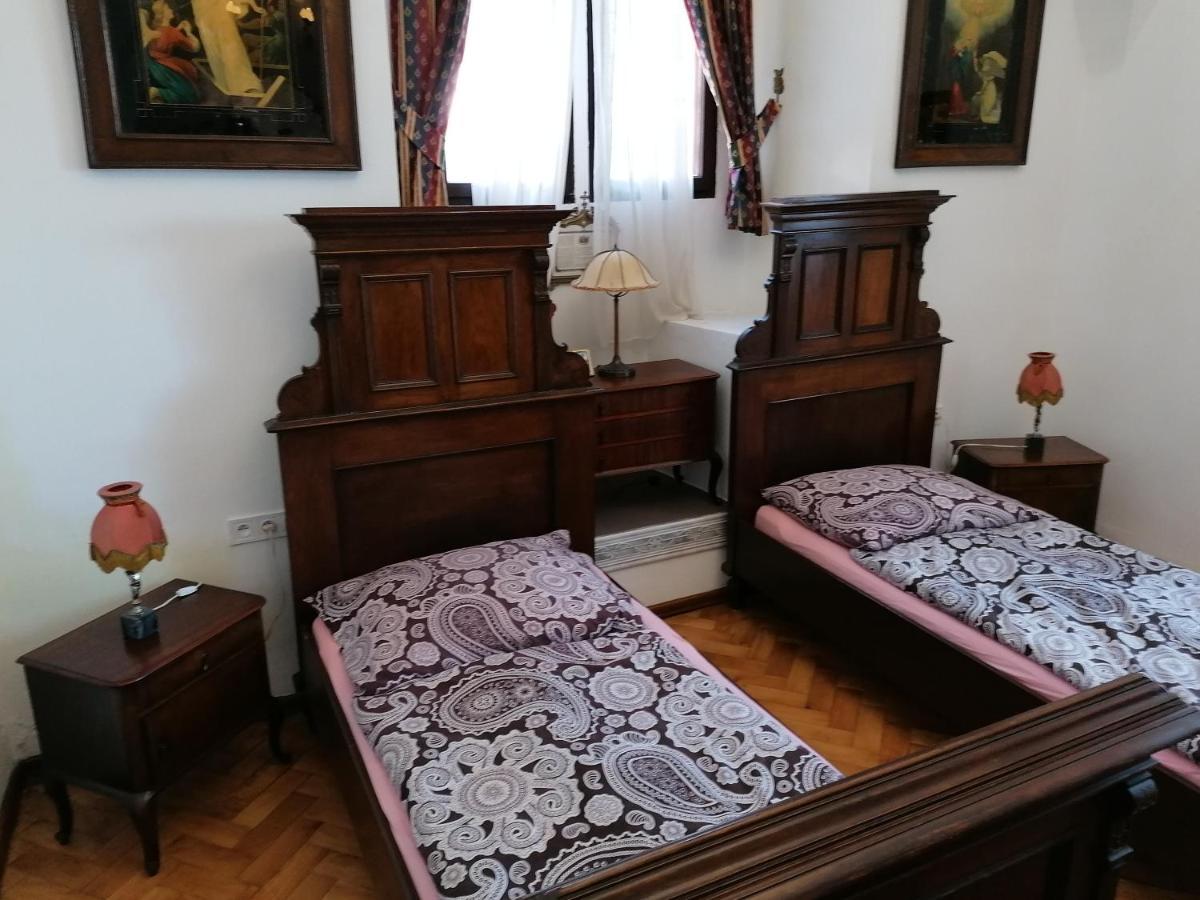 Gothic House Apartments Кремниця Екстер'єр фото