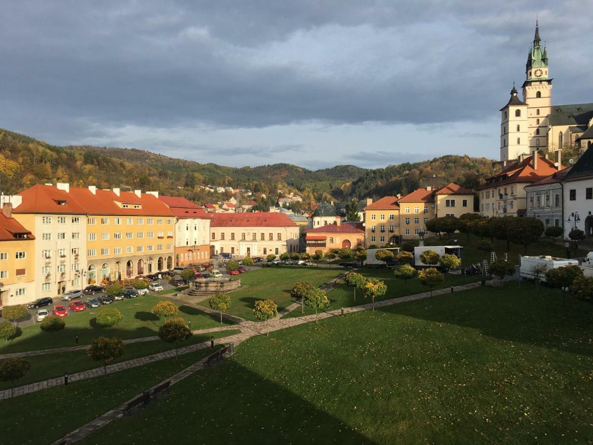 Gothic House Apartments Кремниця Екстер'єр фото